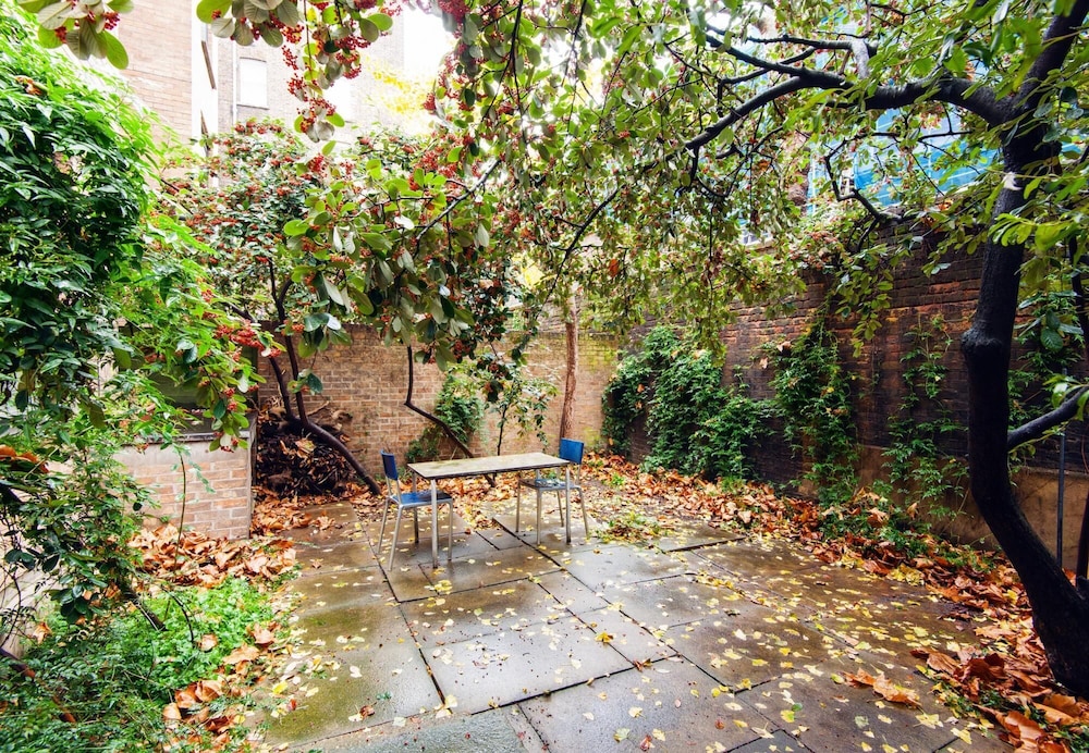outdoor bbq area
