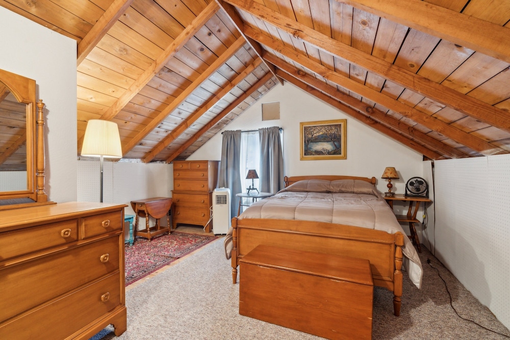 Cozy Mountain Retreat Relax & Explore