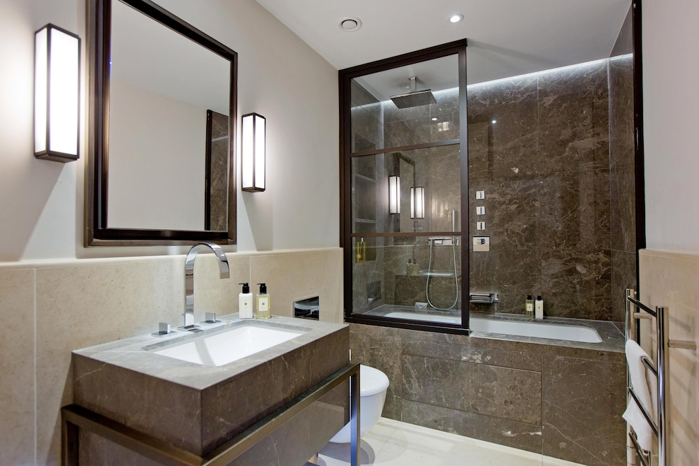 2-bed Superior Apt 208