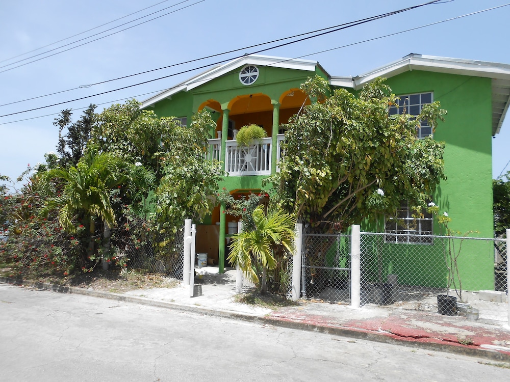 Hotel JO J'S Hostel - Image 1