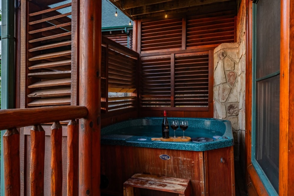 Amazing Views w Gameroom Hot Tub Pool