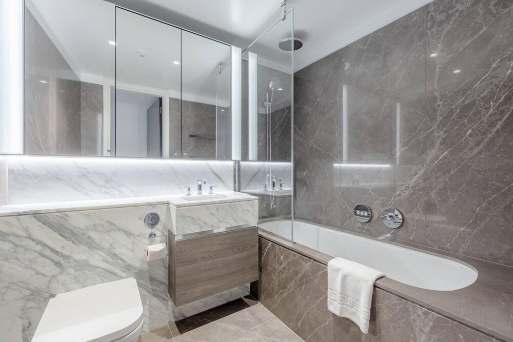 Luxurious 2BD Flat by the River Thames - Vauxhall