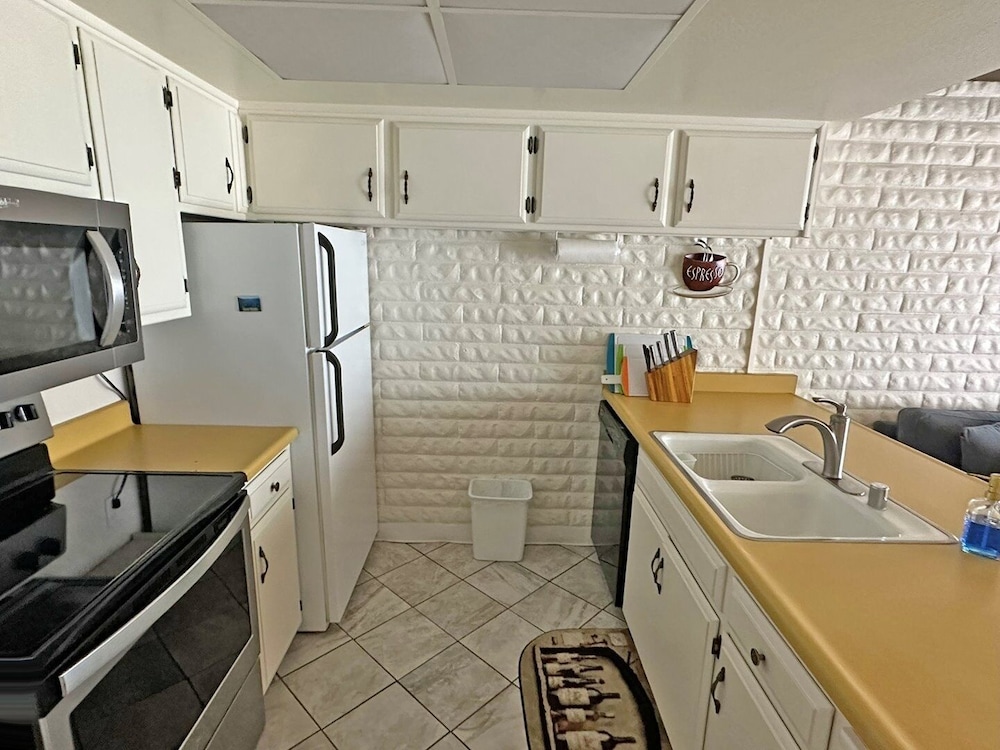 439 Ala Wai, 119 3 Bedroom Condo