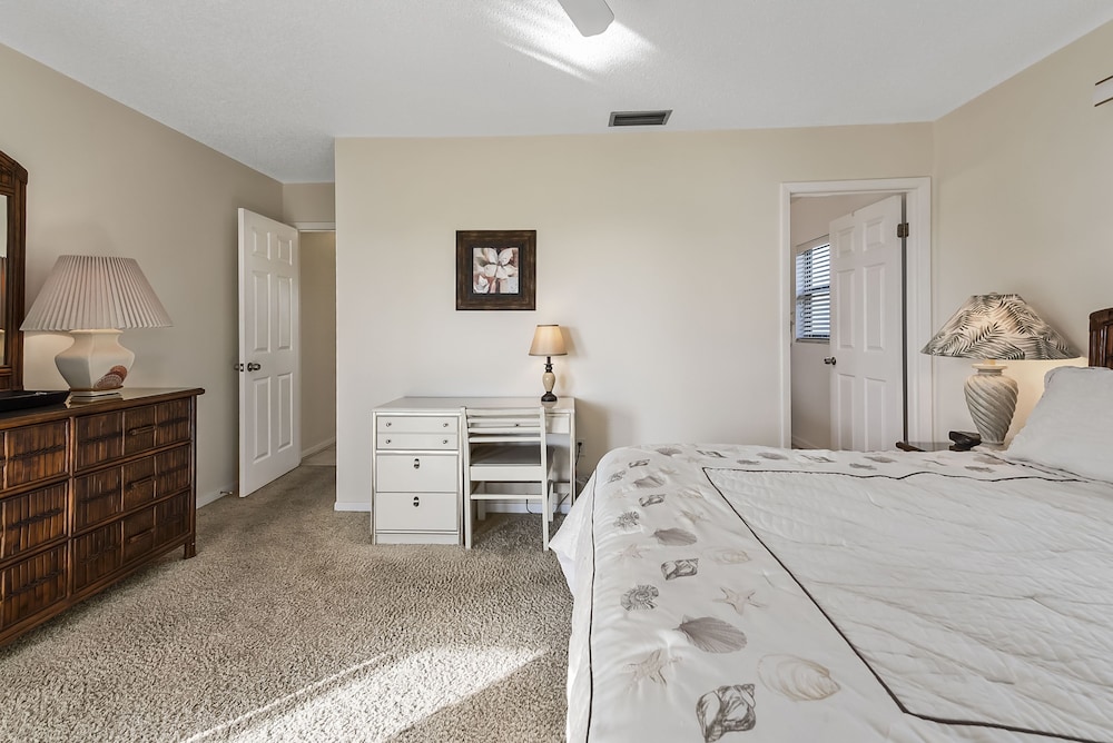 Beachview Condo 2 Bedroom Condo by RedAwning view 3