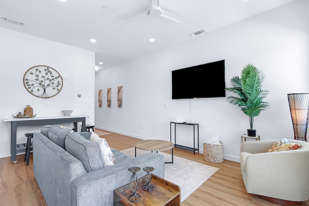 Relax in a Luxe Resort-style Condo
