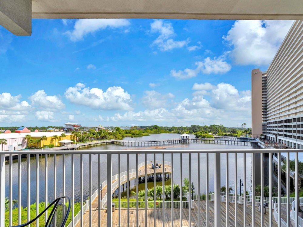 Laketown Wharf 331