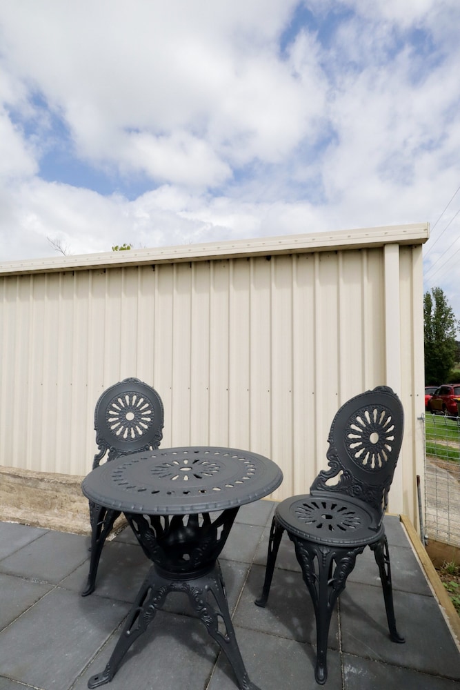 Cosy 3-bed Home With Fireplace & Outdoor BBQ