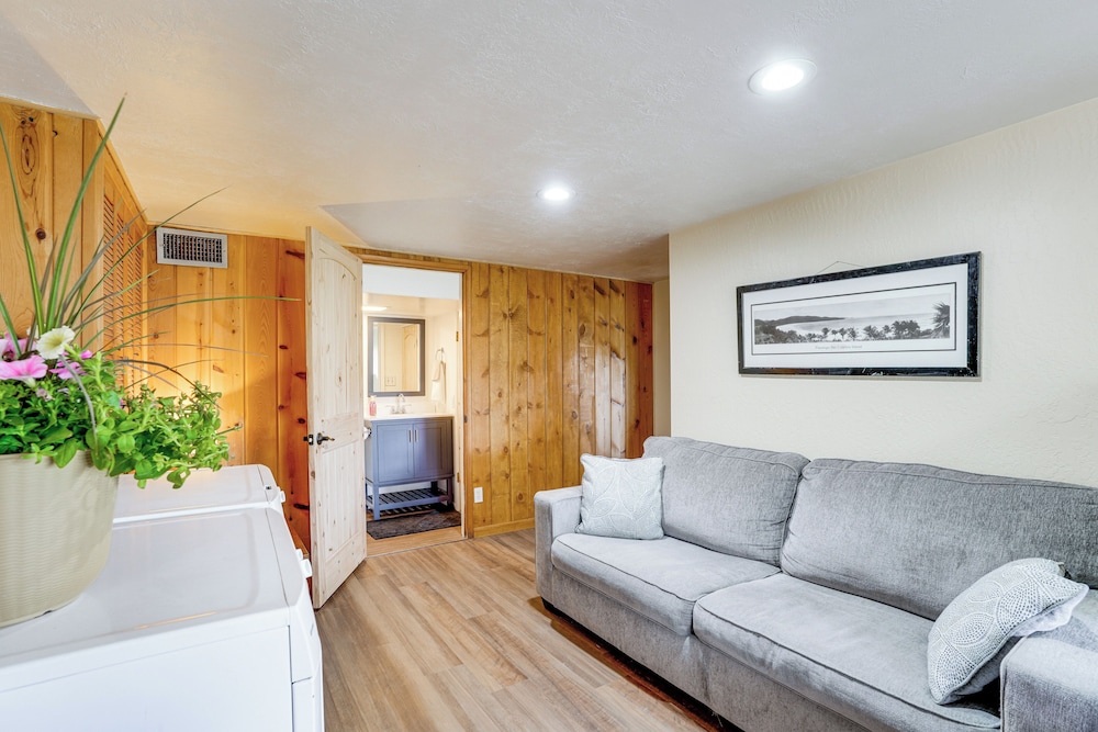Mtn Views & Multi-level Deck: Prescott Paradise!