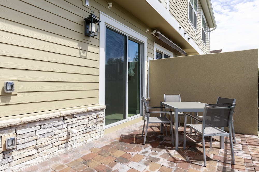 Summerville Vacation Homes by Columbia Management