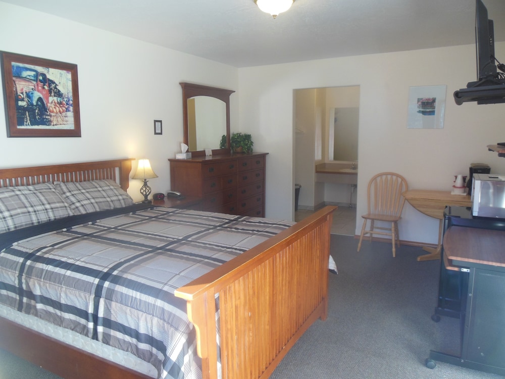 Clark Fork Lodge - Property Image 26