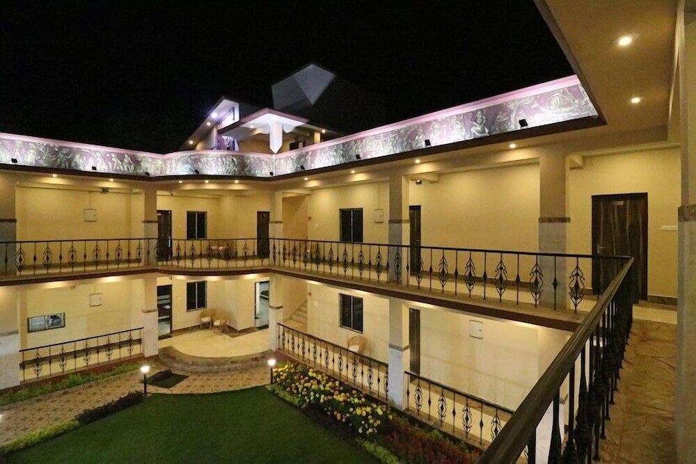 Baine Holiday Resort