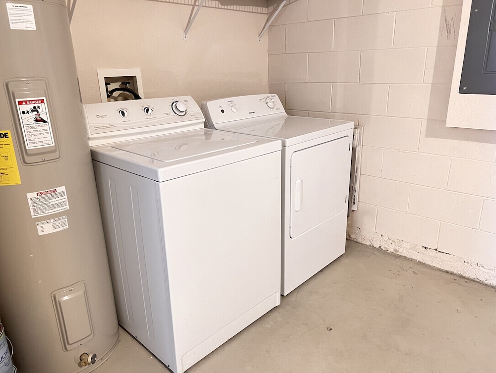 Cozy Davenport Rooms Near Posner Park Shopping & Dining