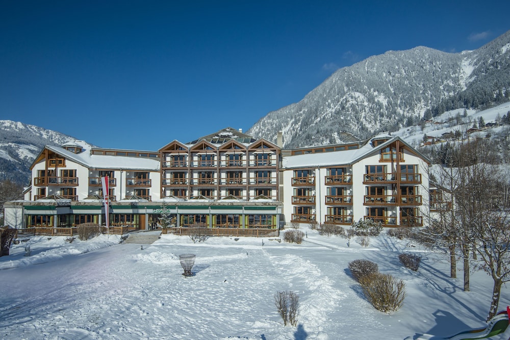Hotel Das Gastein - including Alpentherme entrance all year and including "Gasteiner Bergbahnen" during summer season - Image 1