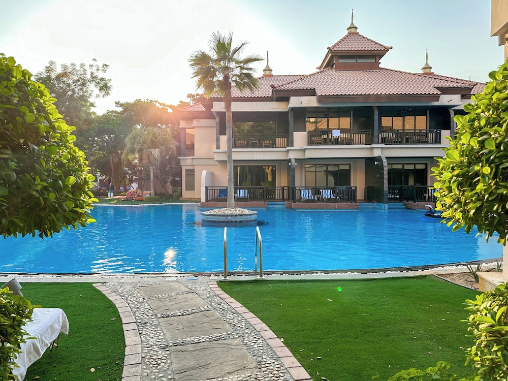 Resort Apartments - Royal Amwaj North