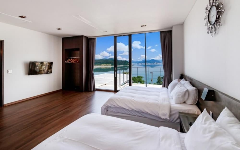 Goseong Oho Rock Pool Villa Pension view 4