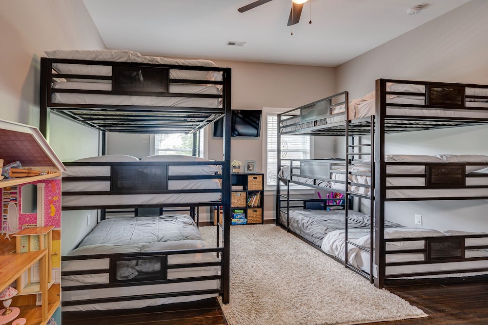 Lakeshore Luxury view 4