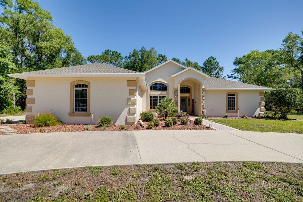 'simplicity' Citrus Springs Home ~ 4 Mi to Rivers!