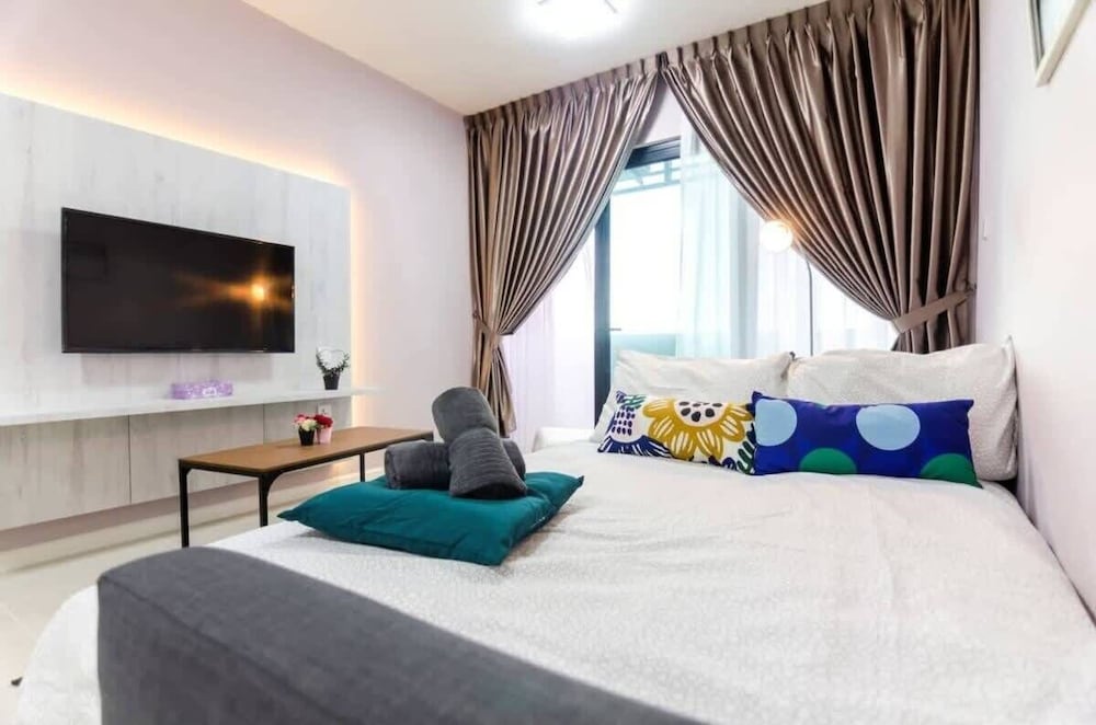 A Stylish & Cozy Suite in Suasana JB