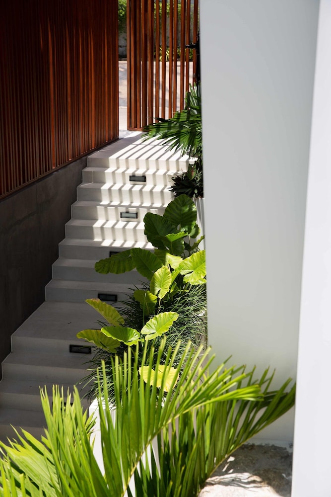 Solaris 3-bedroom Beachfront Villa in Koh Samui