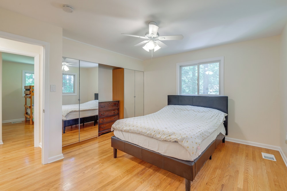 9 Mi to Historic District: Ellicott City Home!