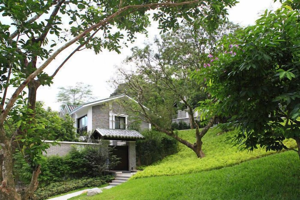 Litchi Garden Rainforest Hot Spring Resort