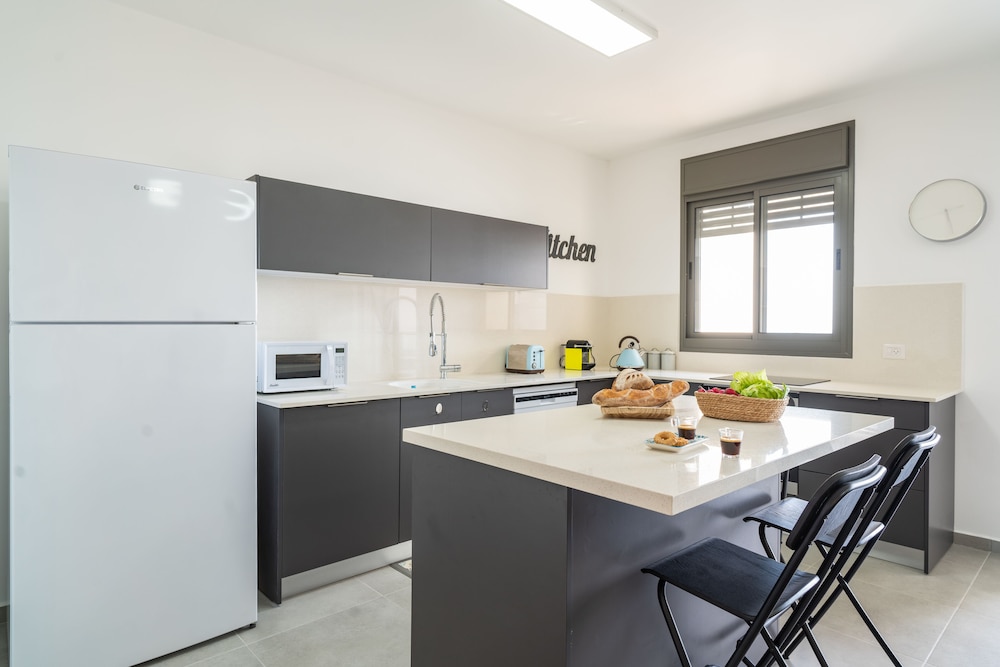 Modern Comfort Escape by Sea N' Rent
