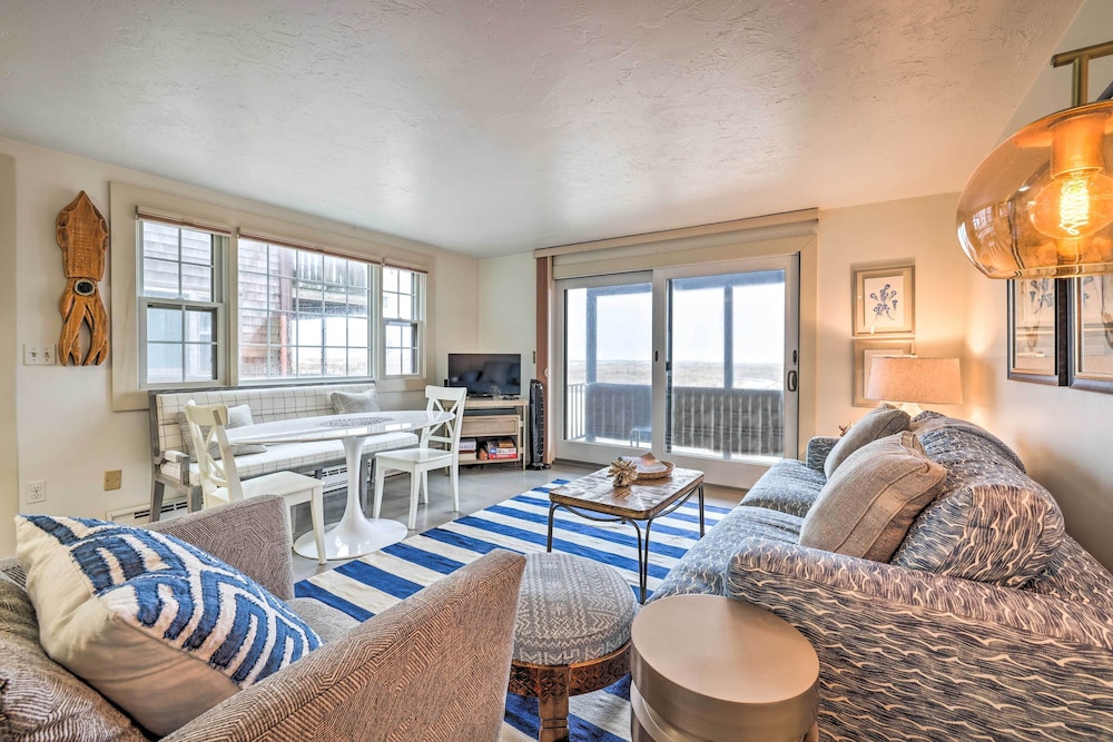 Provincetown Vacations - Idyllic Cape Cod Gem w/ Beach Access  Bay Views - Property Image 1