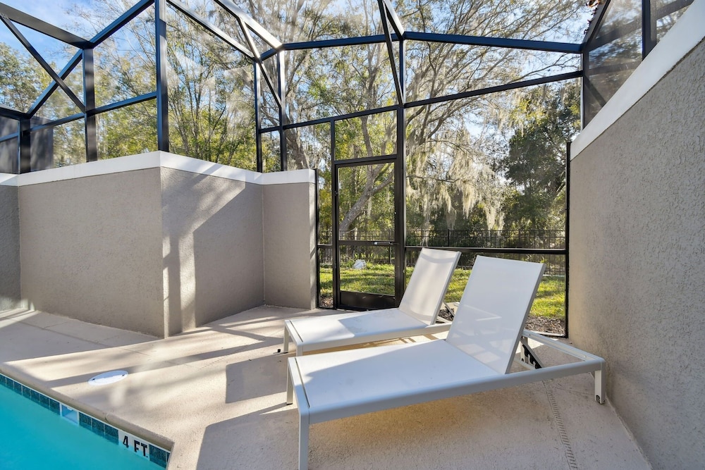 Storey Lake - Private Pool- King Bed - 4BD/3BA