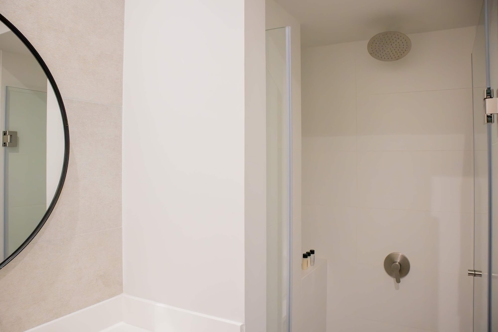 Picturesque 2BR With Fantastic Pool in Miraflores