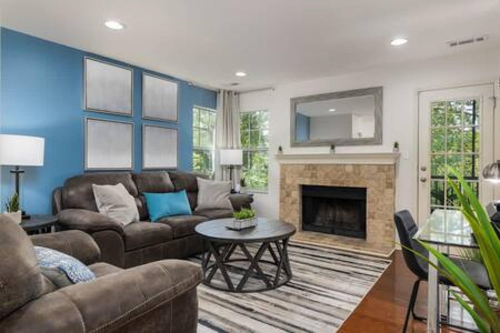 Birmingham Vacations - Location Clean Quiet and Comfortable Community - Property Image 1