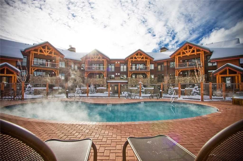6308 Bear Lodge, Trappeur's Crossing Apartment 3