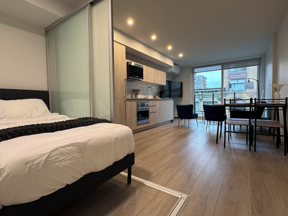 Silverstone Downtown Long-Term stay - Image 1
