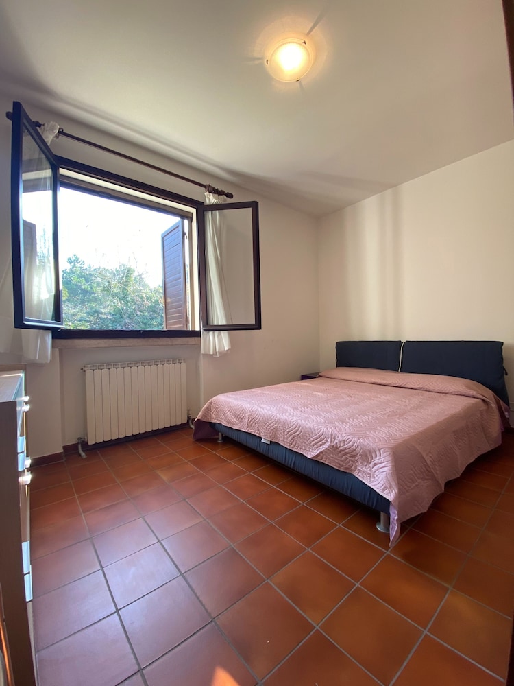 Beautiful Villa With Large Outdoor in Isola Albarella view 3