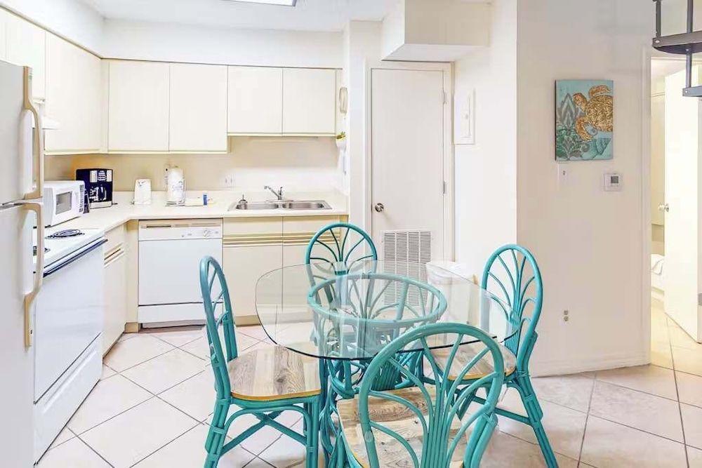 Leo s Place - 2 Bed With Pool Beaches Dining