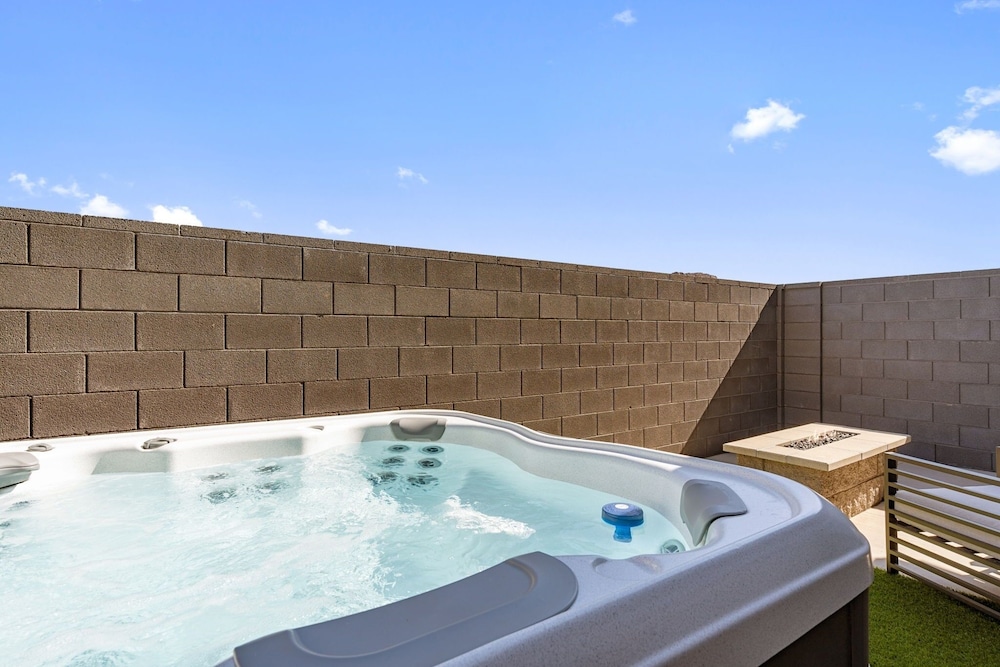 Ripple Retreat 4 Bedroom Townhouse