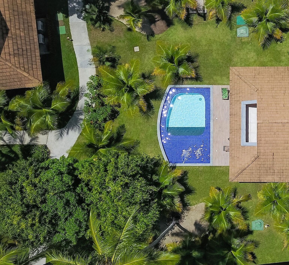 Bangalo Cond Beira Mar c Piscina SH017