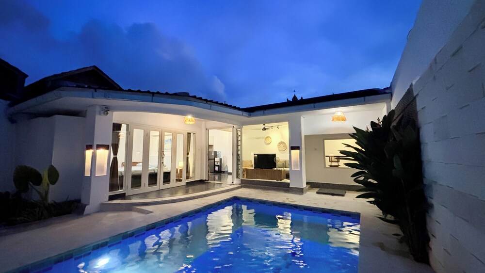 LaLeBay Seminyak