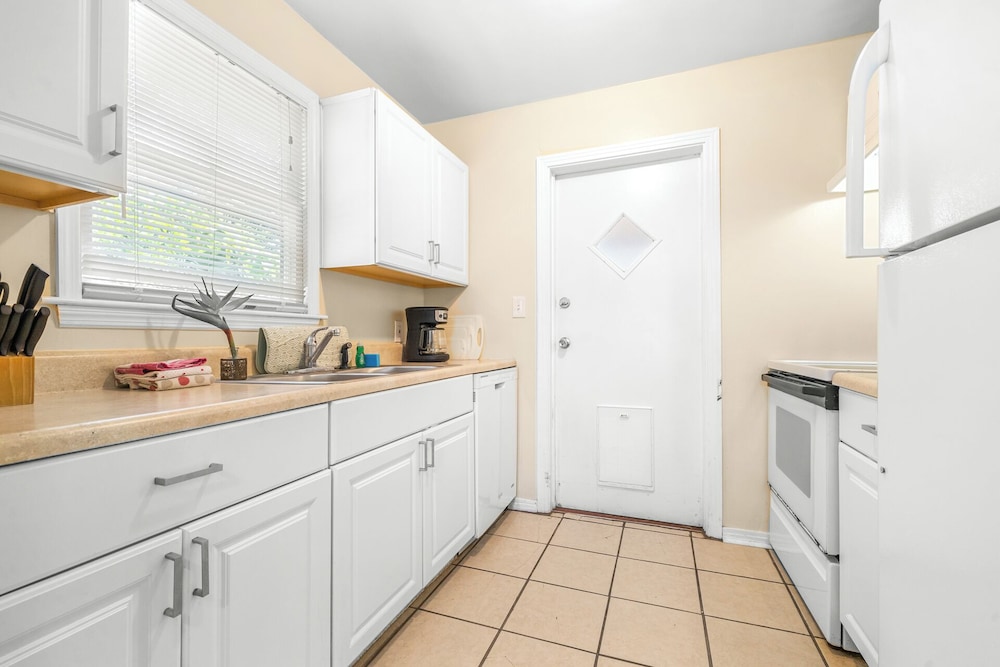 Charming Seminole Heights Getaway - Image 2