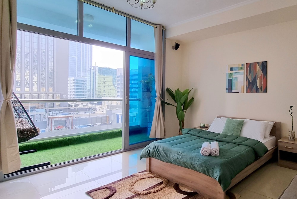 Nice Studio Balcony N Pool View Marina
