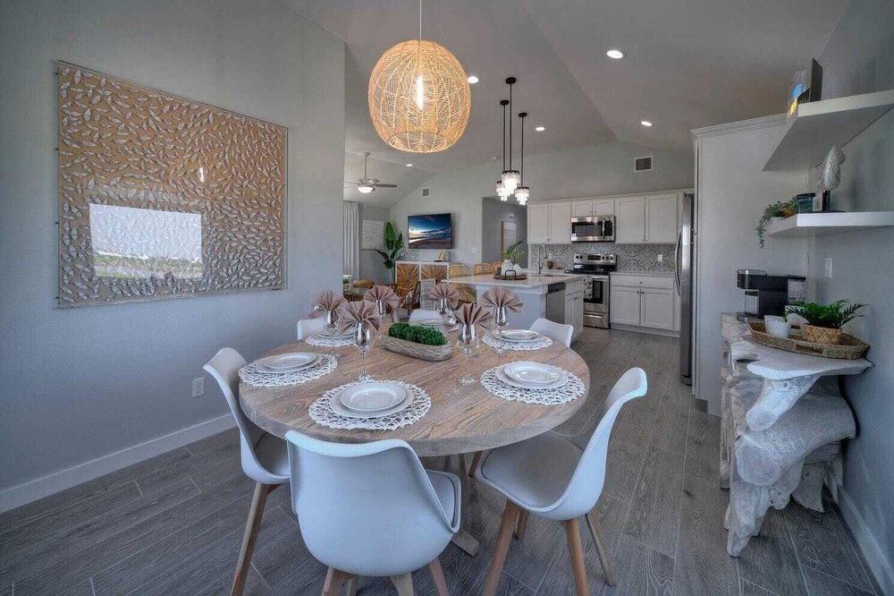 Two Port A Homes Near Beach & Nature Preserve Ideal Group Retreat