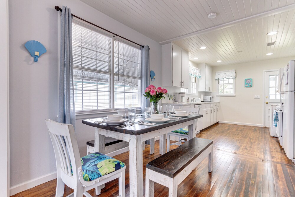 Charming Coastal Pensacola Home 1 Mi to Palafox St