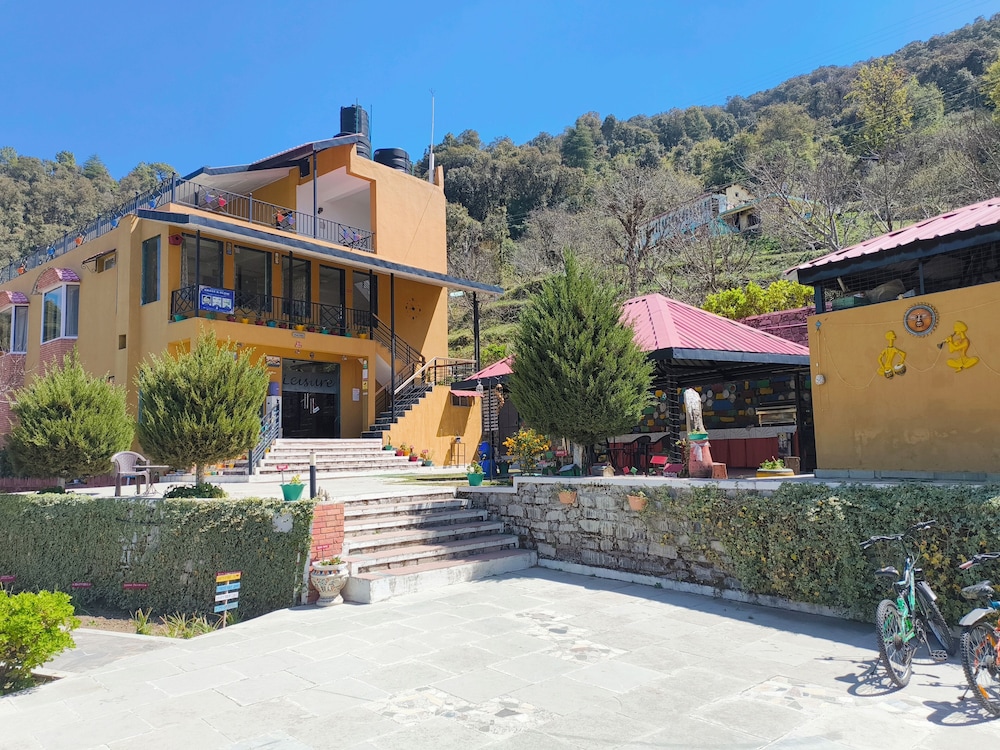 Mist n Meadows Resort