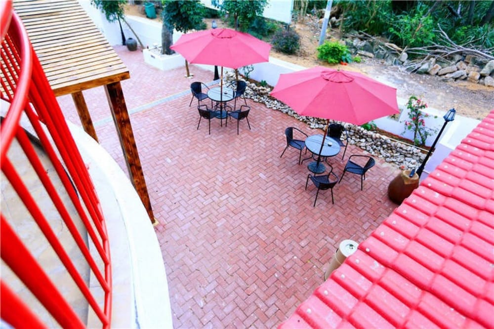 Weizhou Island Shengxiaguangnian Inn