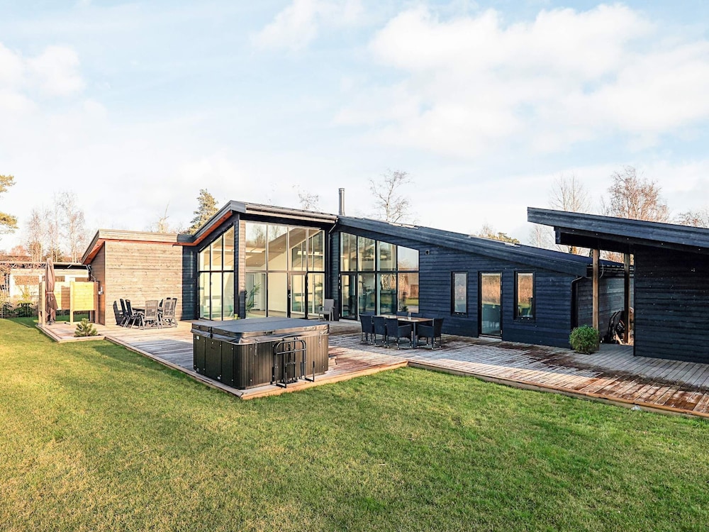 8 Person Holiday Home in Vaeggerlose-by Traum