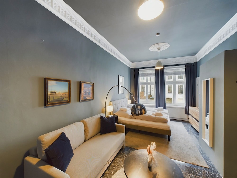 Art Apartments