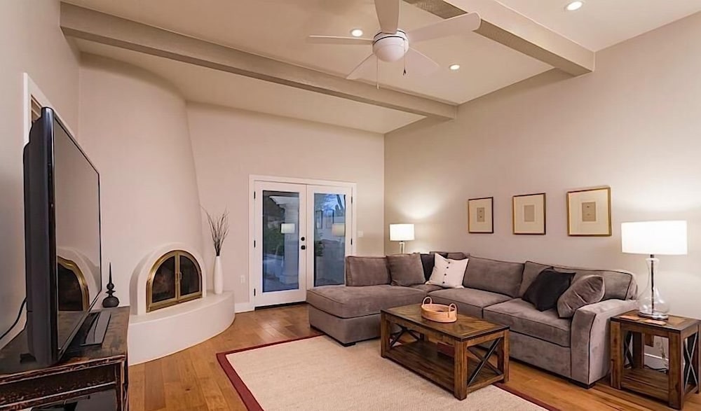 Truly Charming at McCormick Ranch By Signature Vacation Rent