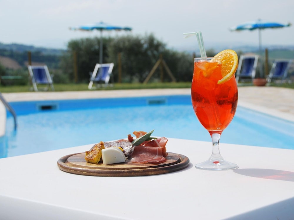 Farmhouse in Marche With Pool & Wine Tours