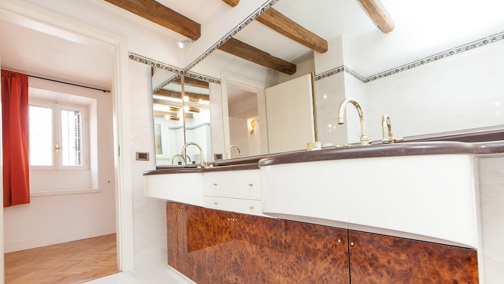 Rental in Rome Navona Penthouse