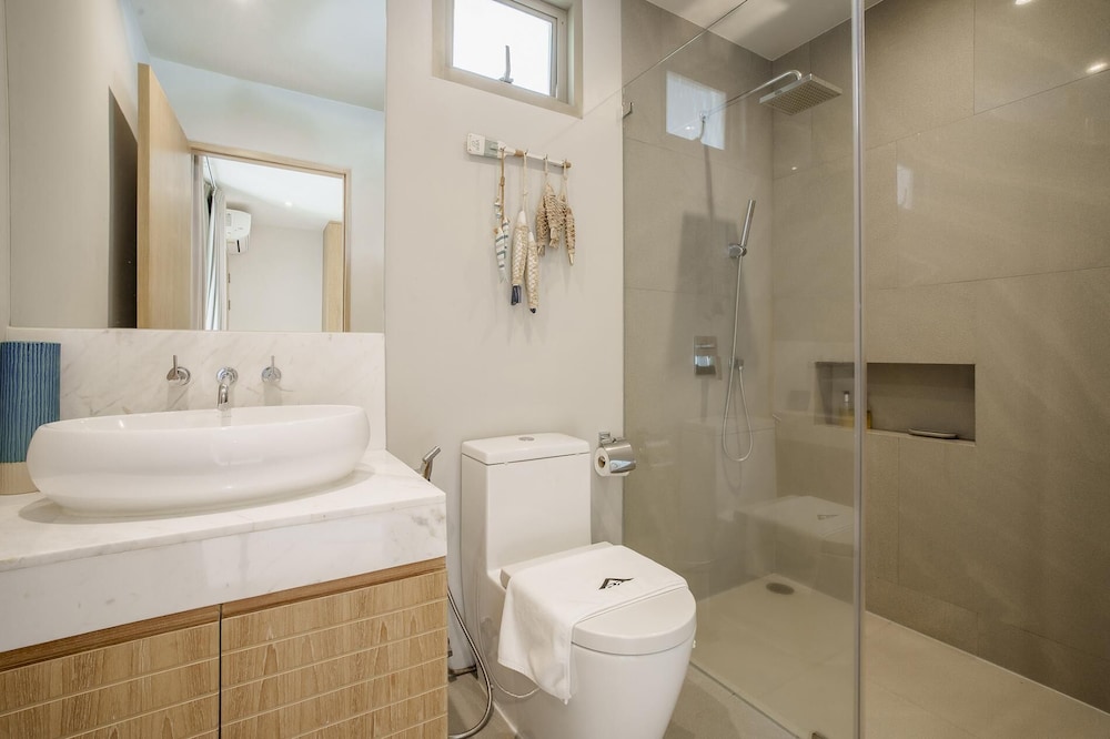 Stylish 3BR Pool Villa, Bang Tao + Airport Shuttle