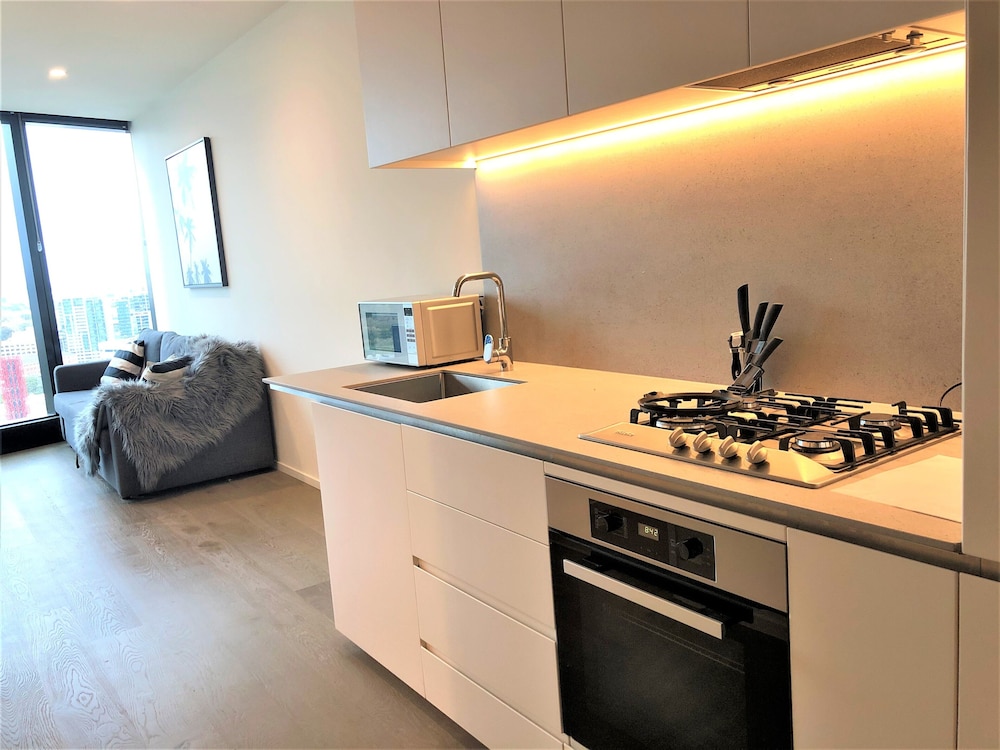 ReadySet Apartments on Southbank Boulevard
